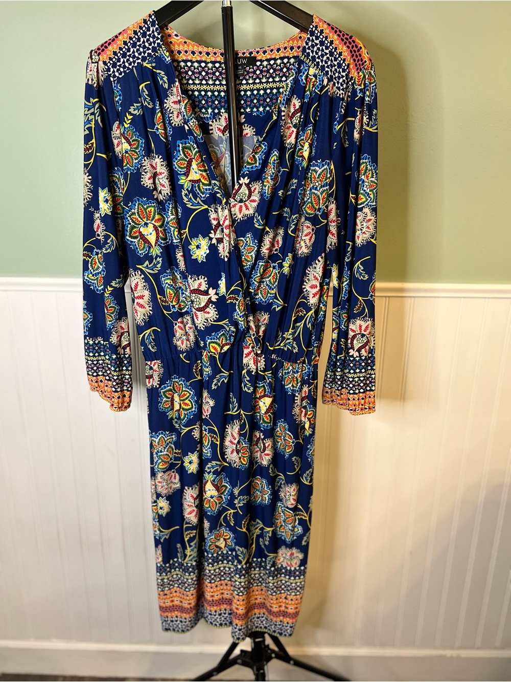 EUC- AUW Navy Blue Bold Floral Long Sleeve Maxi Dress. Size 14